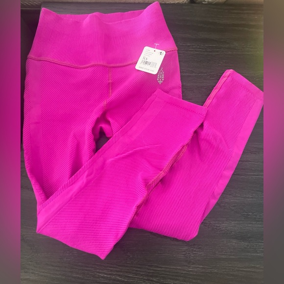 $70 MSRP NWT Free People Free Throw 7/8 Pink Leggings in Mexican Sage - Picture 3 of 8